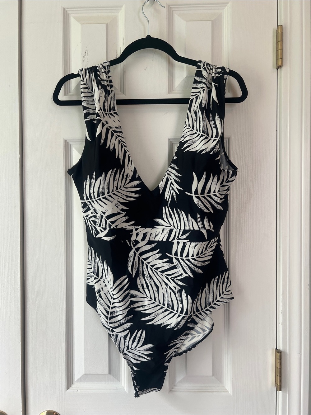 summersalt - The Ruched Backflip Black & White Leaf-Print One-Piece Swimsuit